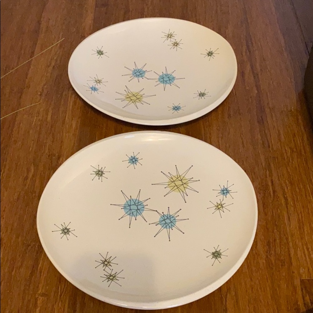 2 Franciscan starburst dinner plates